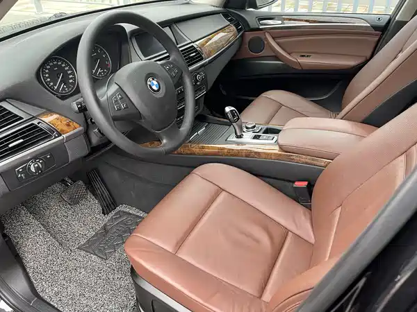 BMW X5 2011