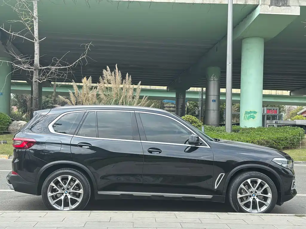 BMW X5 2021 — фото 7