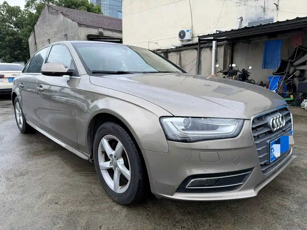 Audi A4L 2012
