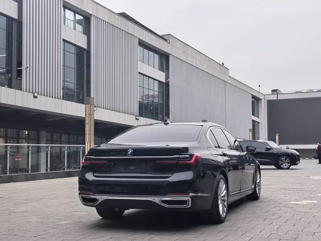 BMW 7 Series 2020 — фото 17
