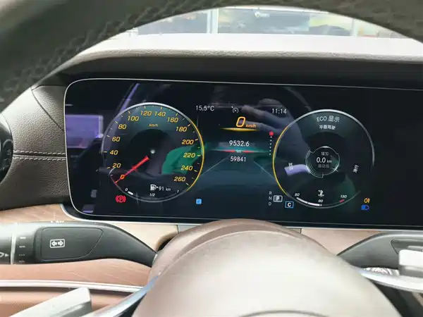 Mercedes-Benz E-Class 2022