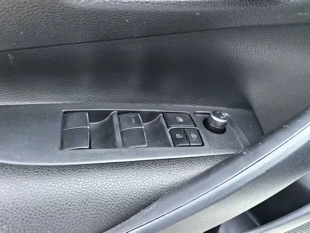 Toyota Corolla 2020 — фото 15