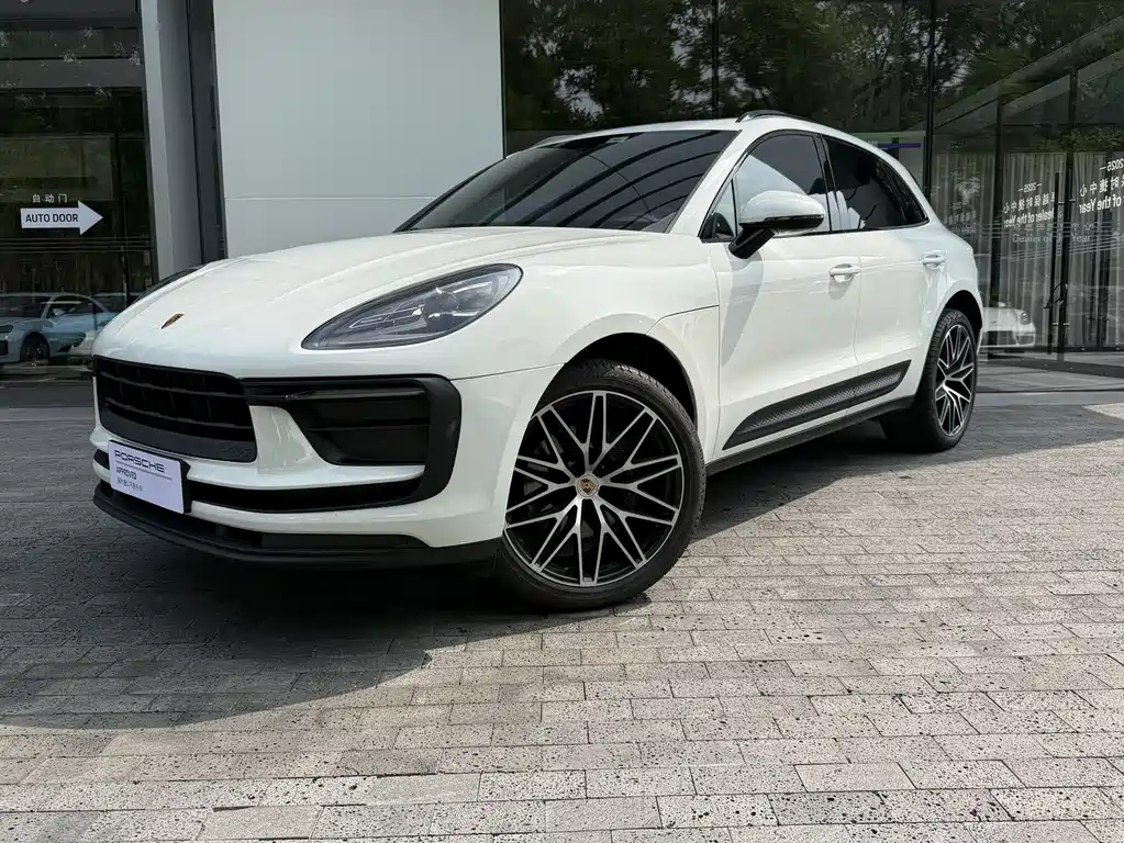 Porsche Macan 2023 — фото 1