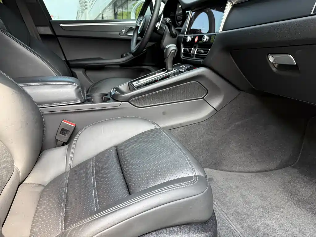 Porsche Macan 2023 — фото 15