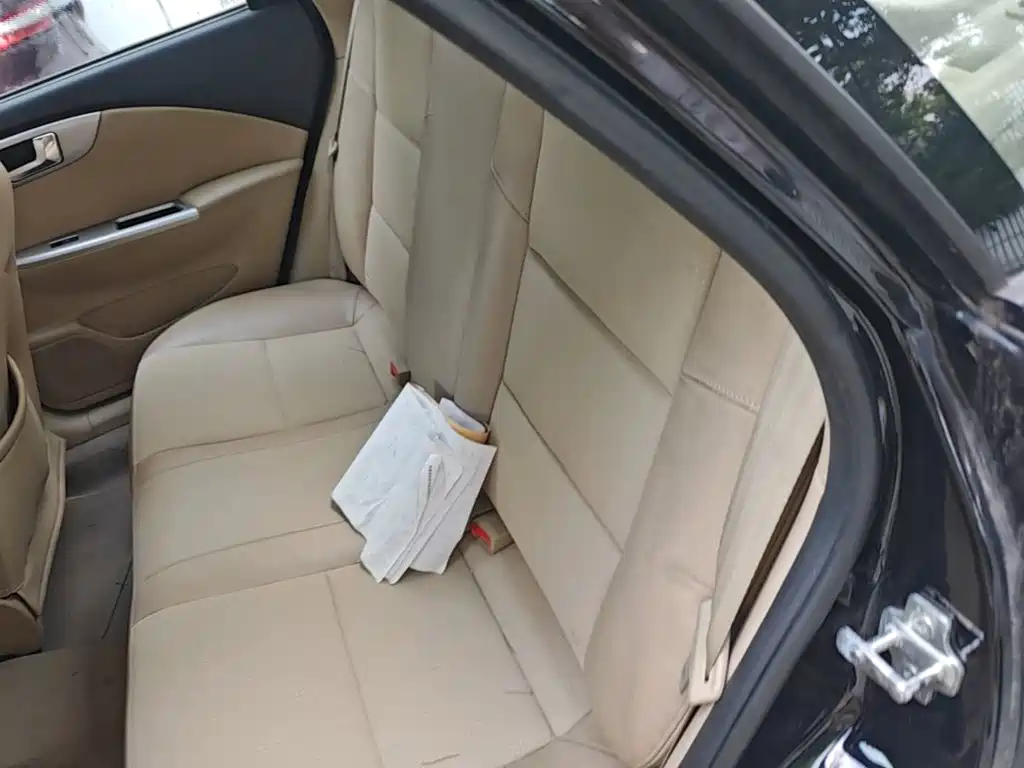 Buick Excelle 2015 — фото 17