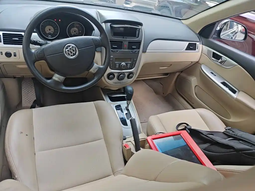 Buick Excelle 2015 — фото 10