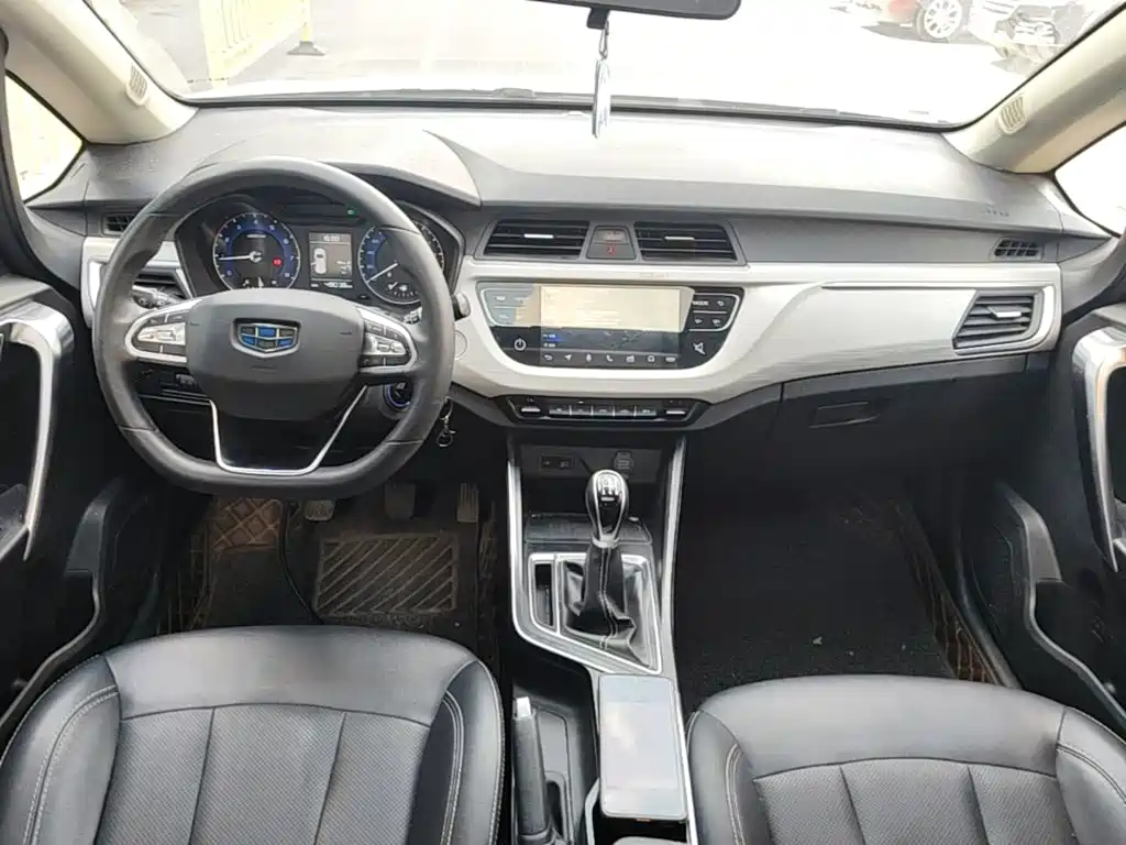 Geely Vision X3 2020 — фото 10