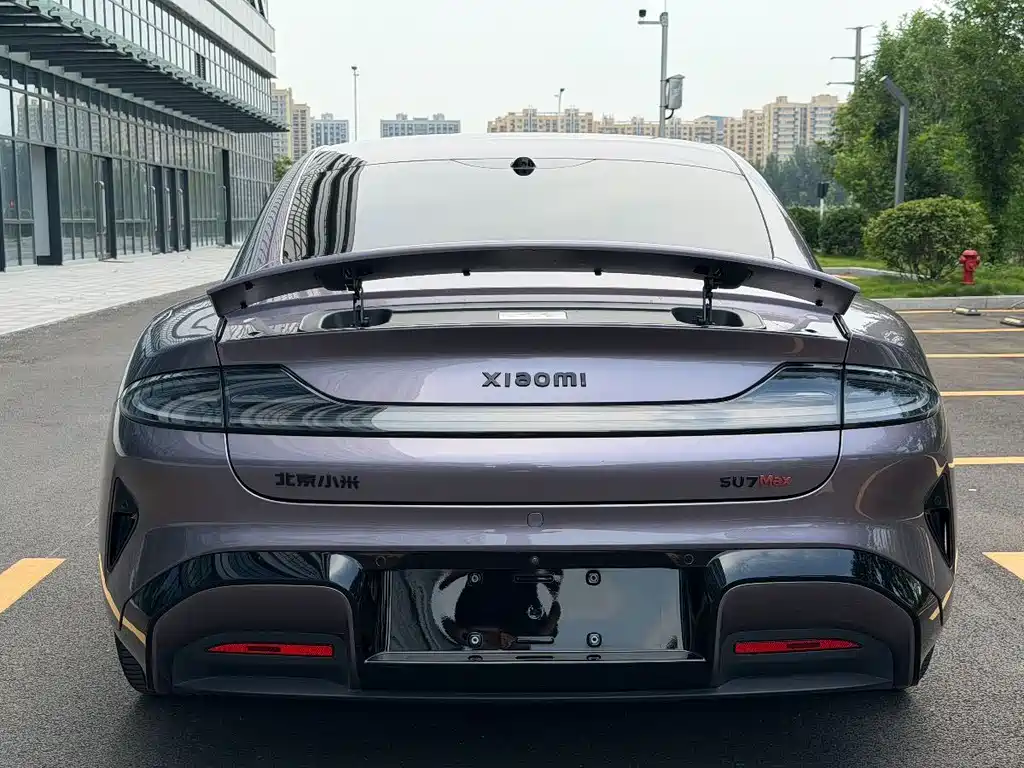 Xiaomi SU7 2025