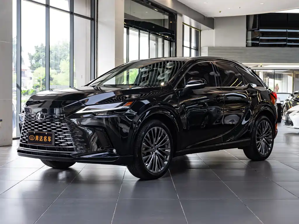 Lexus RX 2023 — фото 1