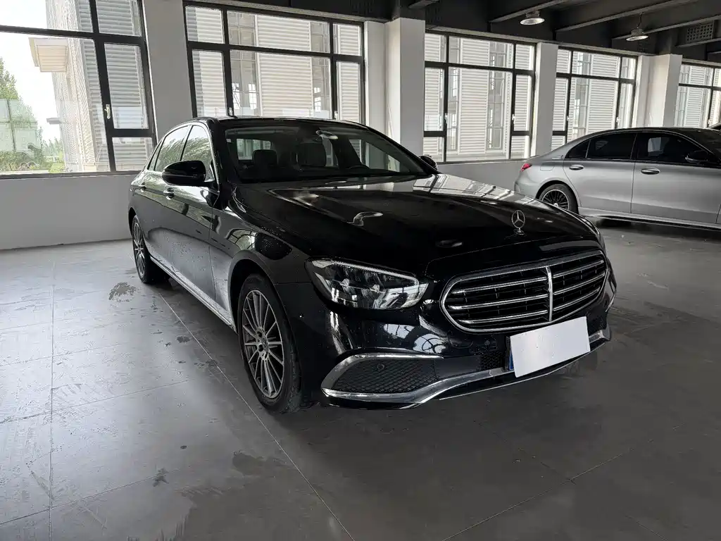 Mercedes-Benz E-Class 2022 — фото 6