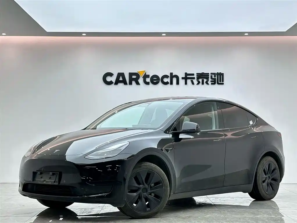 Tesla Model Y 2023 — фото 1