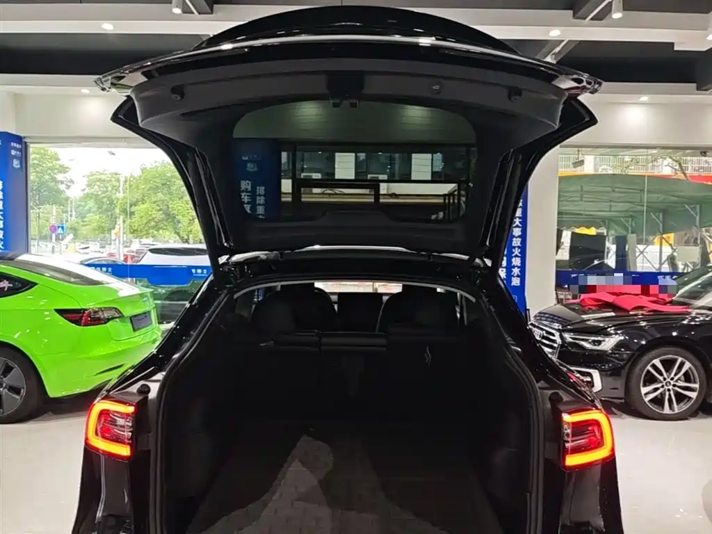 Tesla Model Y 2023 — фото 19