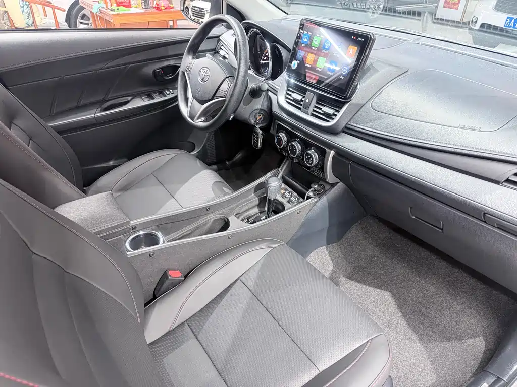 Toyota Yaris L 2022 — фото 18