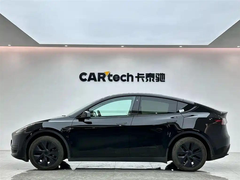 Tesla Model Y 2023 — фото 2