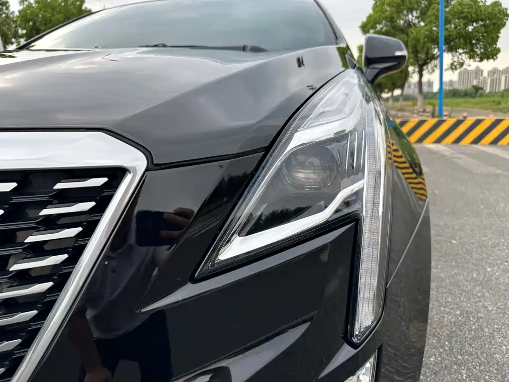 Cadillac XT5 2020 — фото 9