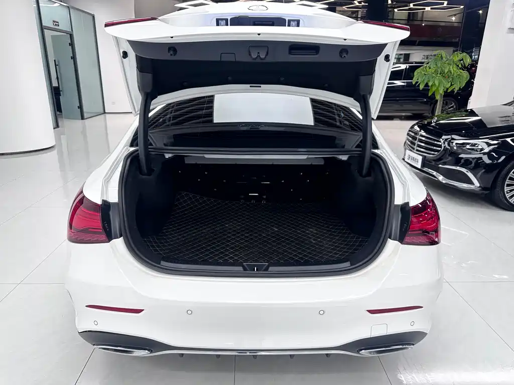 Mercedes-Benz A-Class 2025 — фото 16