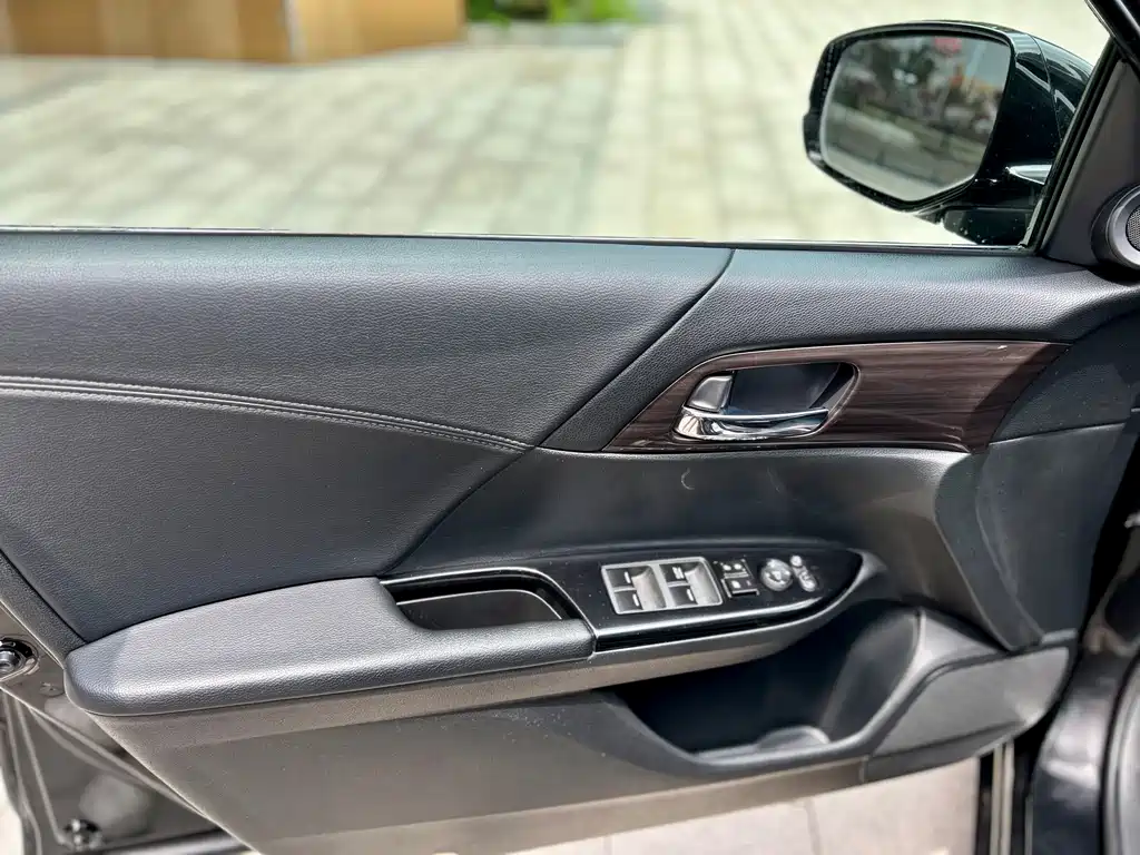 Honda Accord 2017 — фото 12