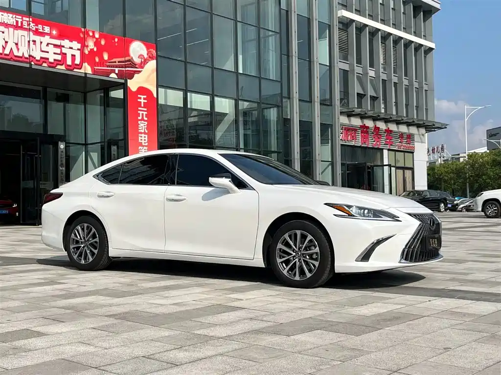 Lexus ES 2022 — фото 3