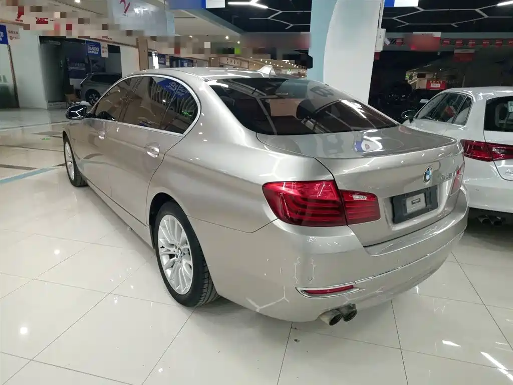 BMW 5 Series 2015 — фото 23