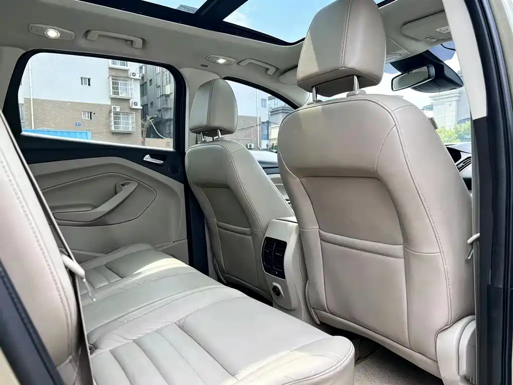 Ford Kuga 2015 — фото 15