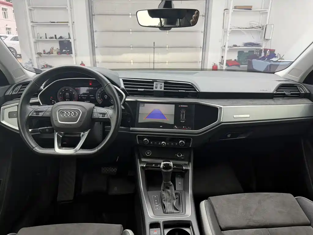 Audi Q3 2023 — фото 10