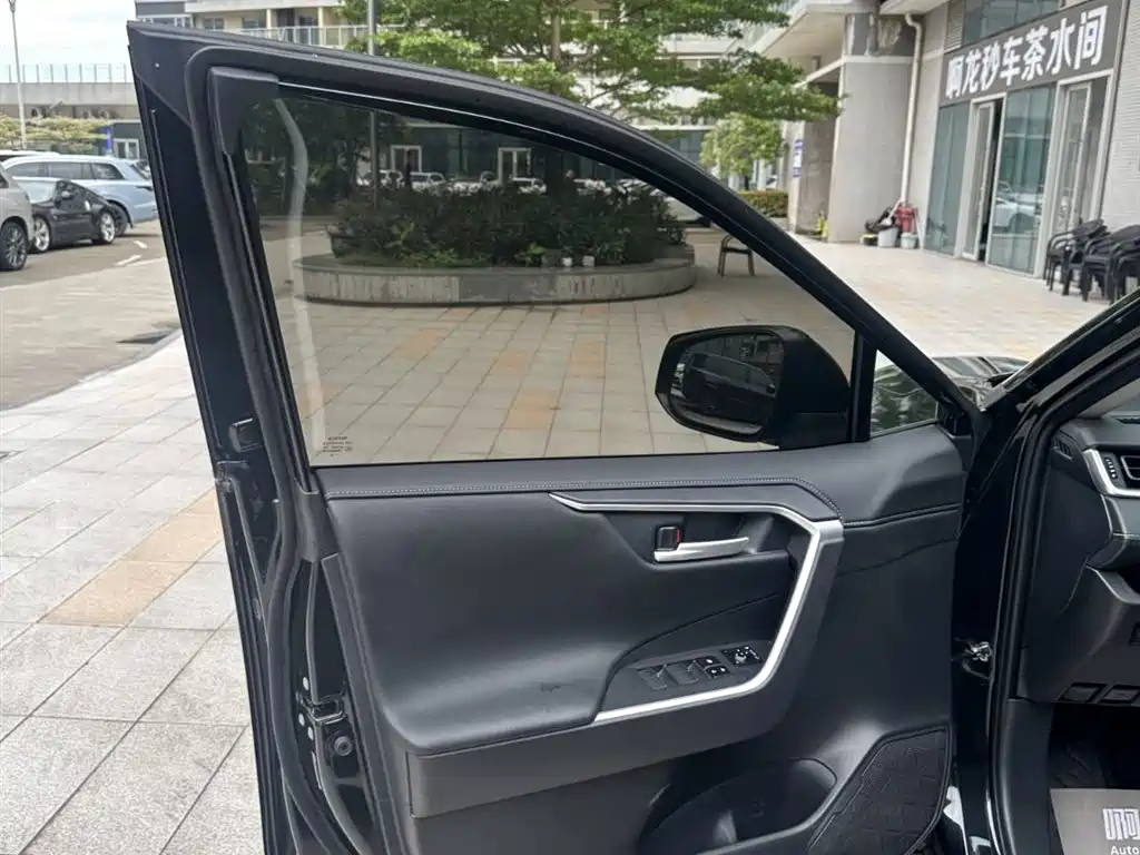 Toyota Wildlander 2024 — фото 12