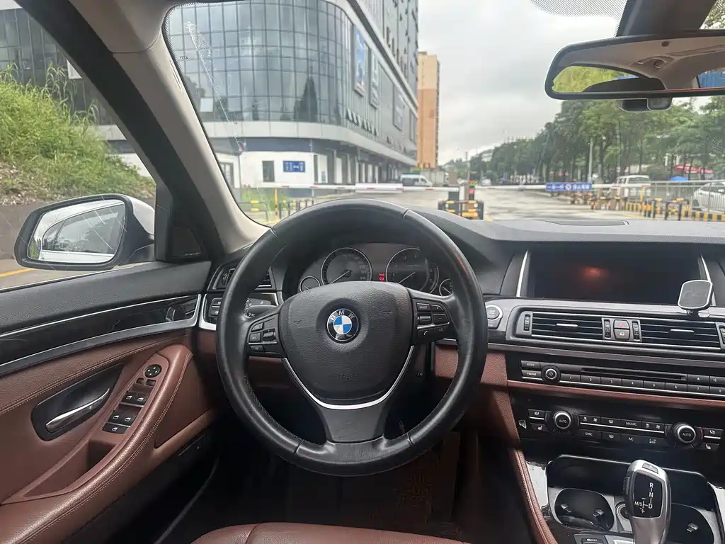 BMW 5 Series 2015 — фото 5
