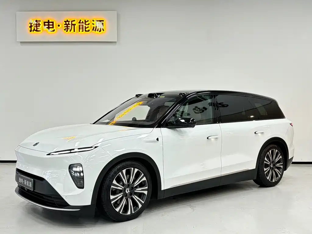 NIO ES8 2025