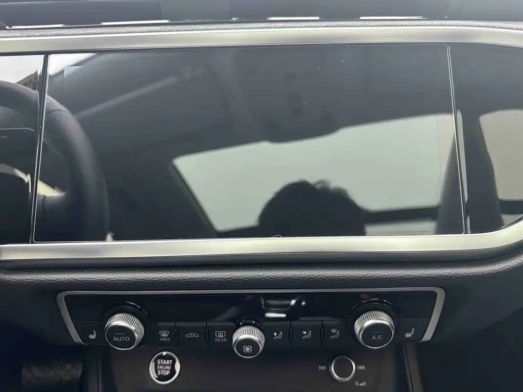 Audi Q3 2021 — фото 16