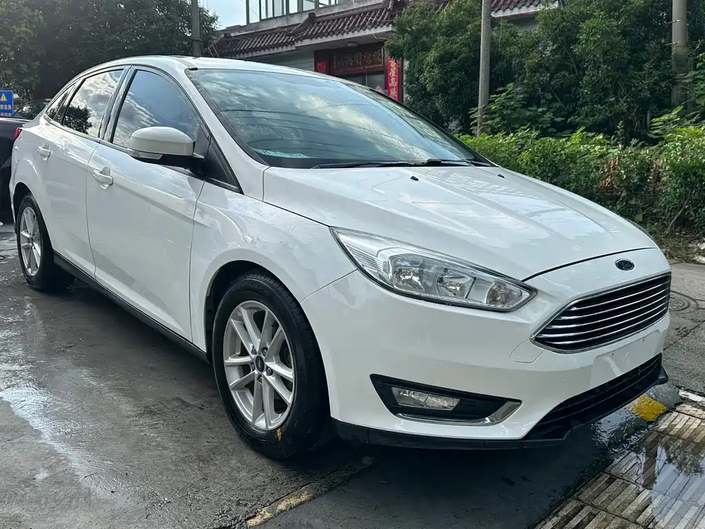 Ford Focus 2017 — фото 1