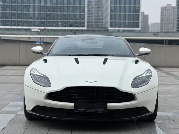 Aston Martin DB11 2016