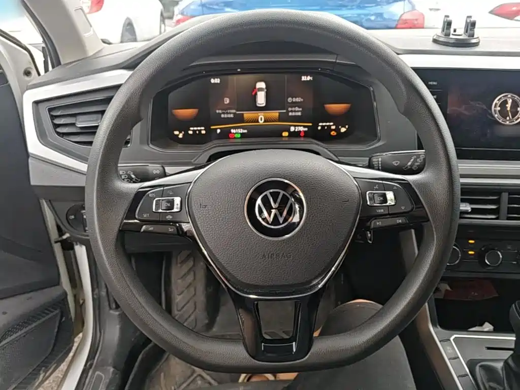 Volkswagen Polo 2023 — фото 11