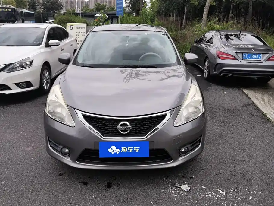 Nissan Tiida 2012