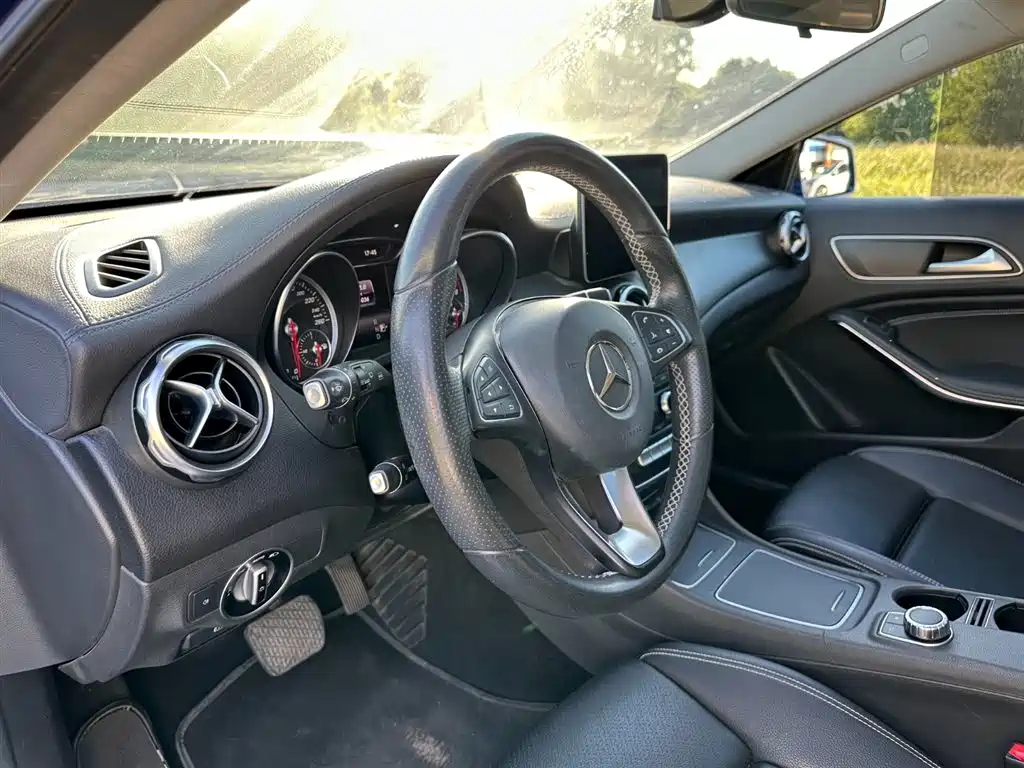 Mercedes-Benz GLA 2018 — фото 12
