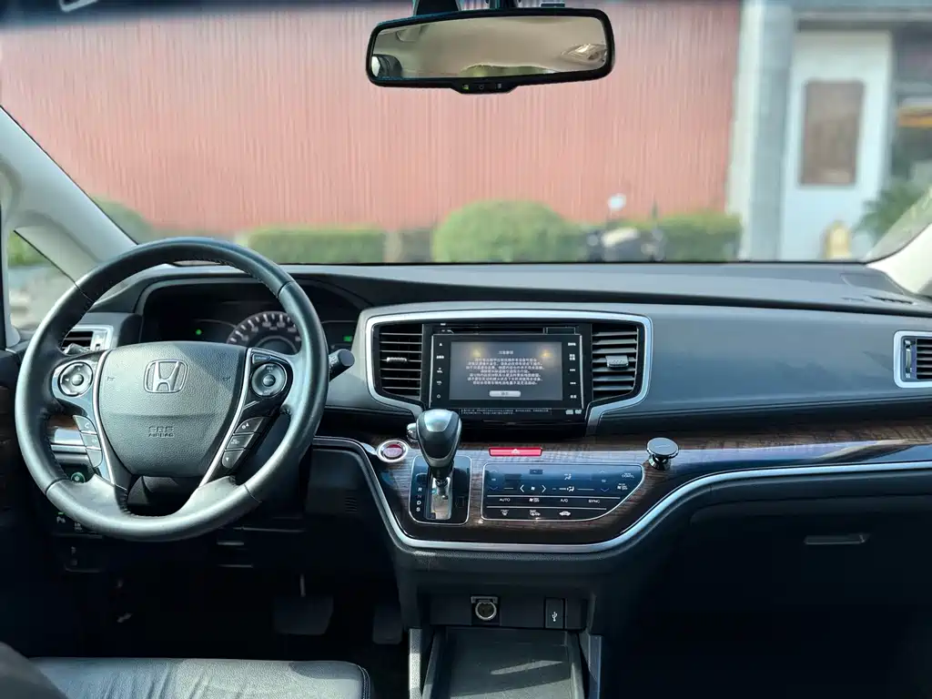 Honda Odyssey 2018 — фото 21