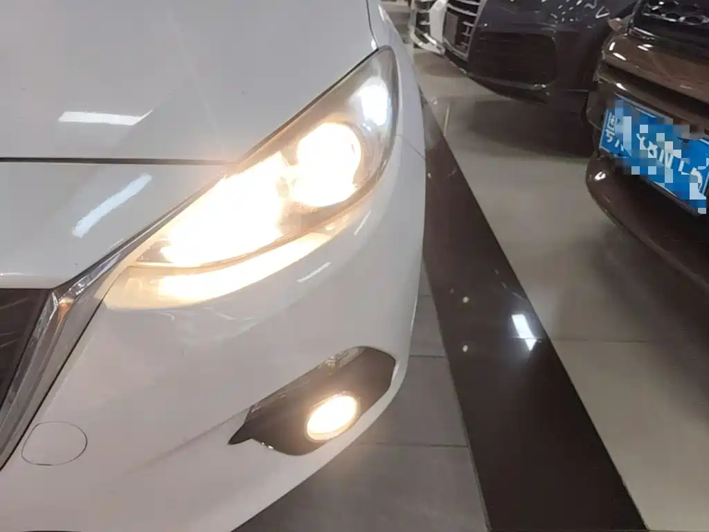 Mazda 3 Angkesela 2015 — фото 24