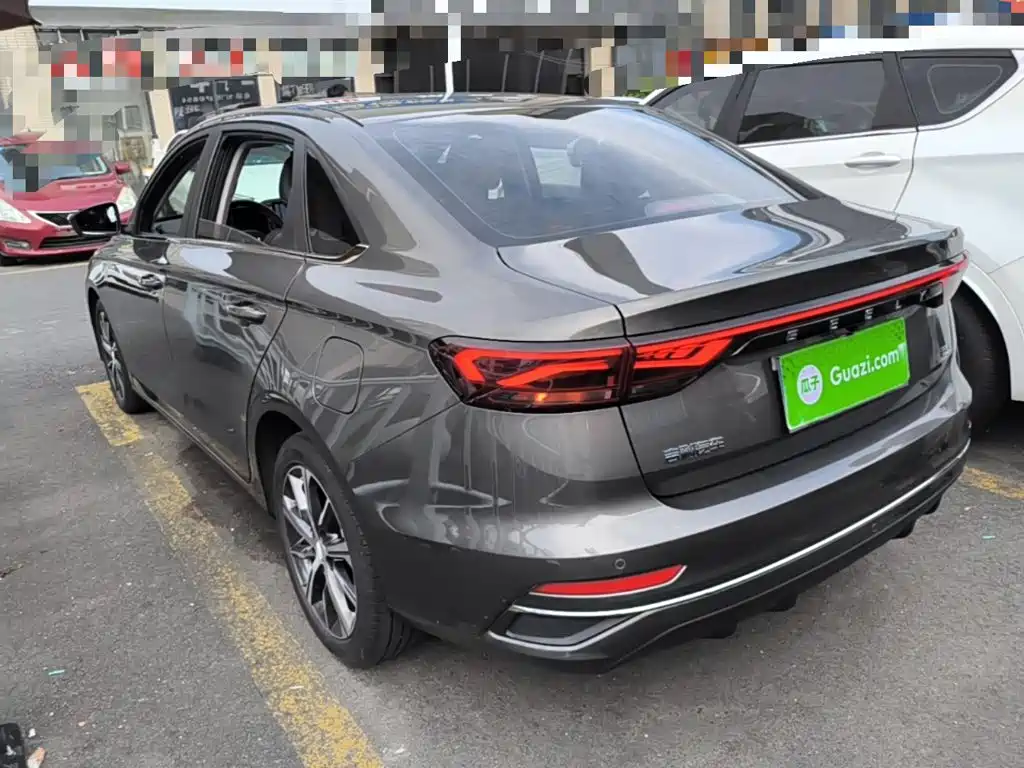 Geely Emgrand 2024