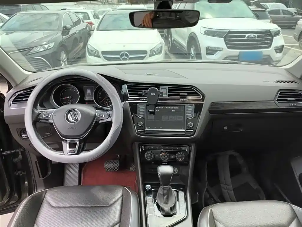 Volkswagen Tiguan L 2017 — фото 10