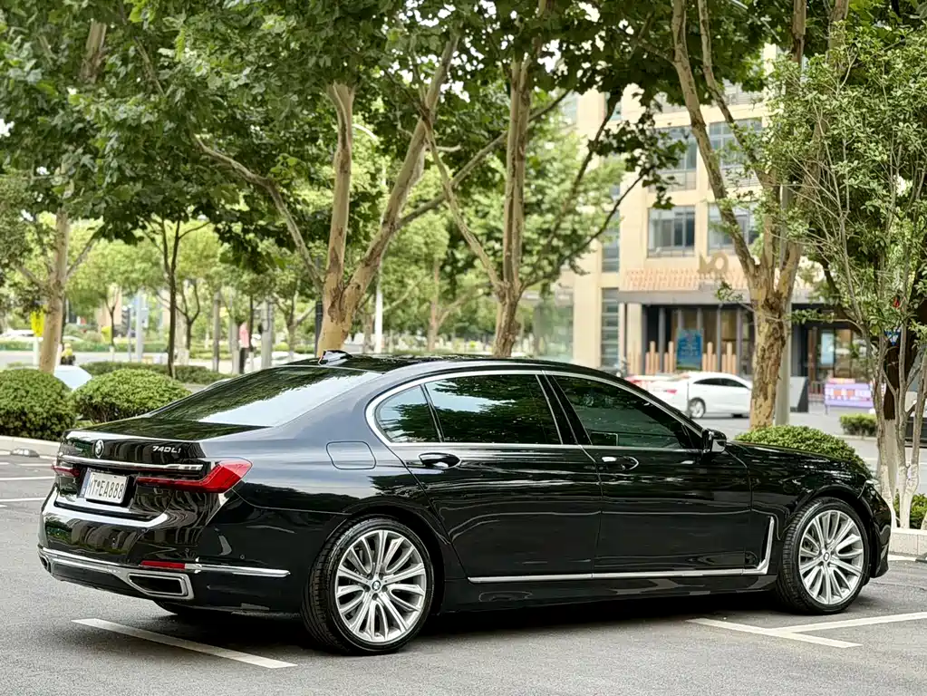 BMW 7 Series 2020 — фото 10