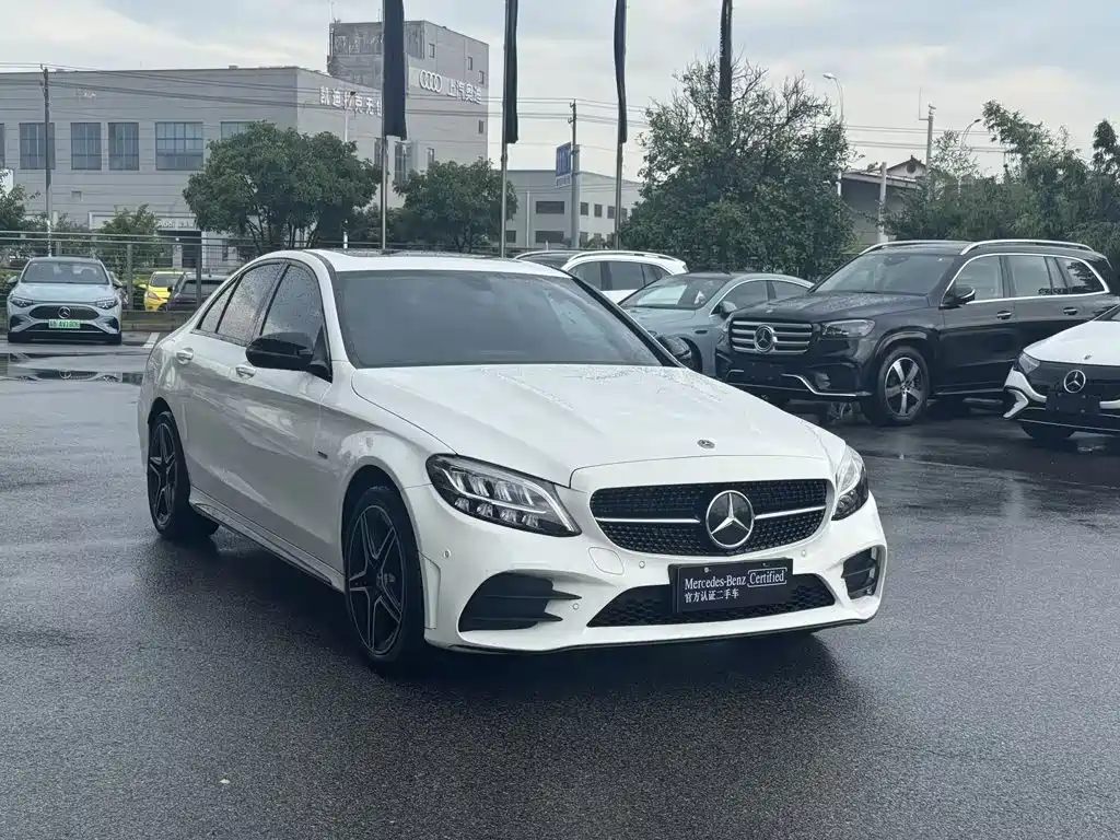 Mercedes-Benz C-Class 2021