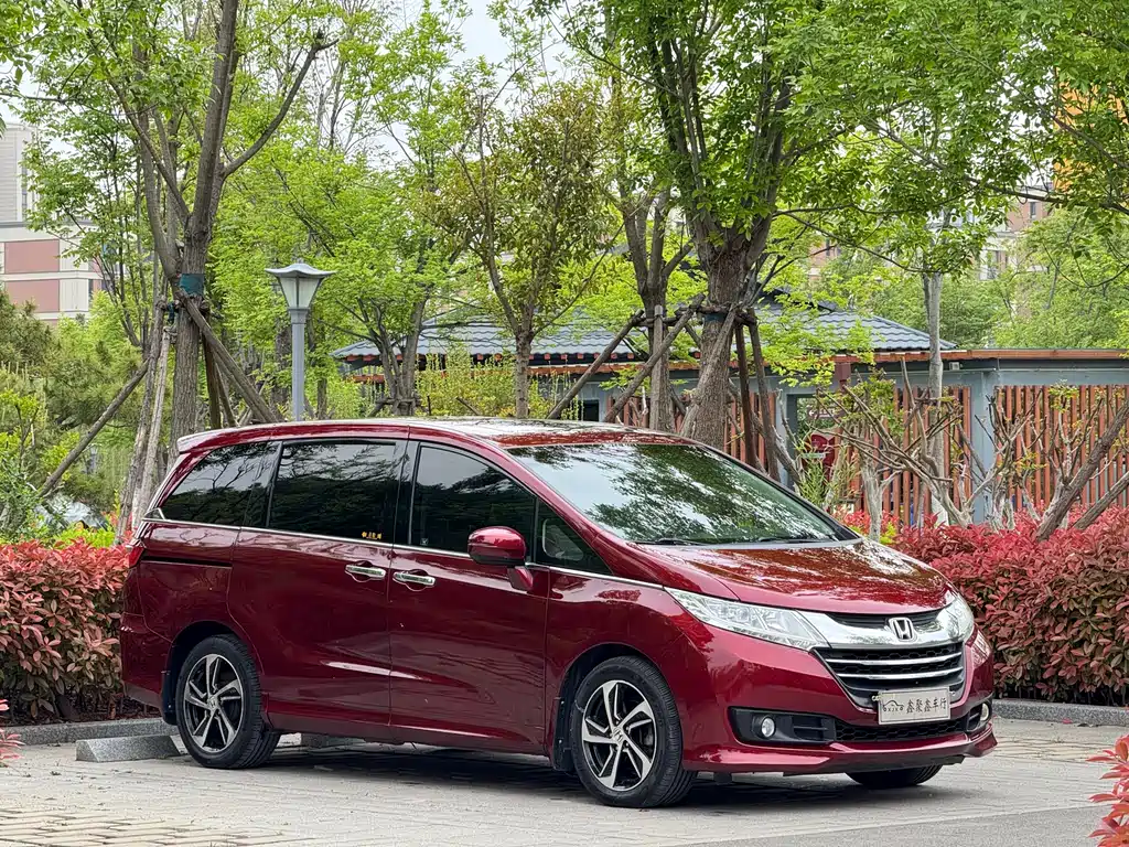 Honda Odyssey 2015 — фото 3