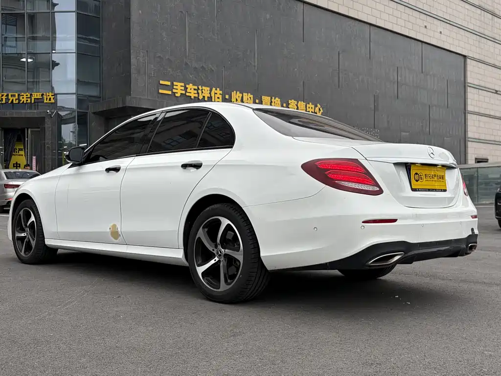 Mercedes-Benz E-Class 2018 — фото 12