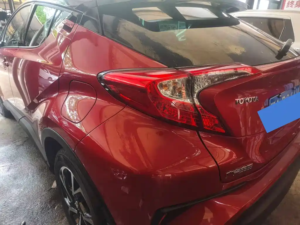 Toyota C-HR 2020 — фото 13