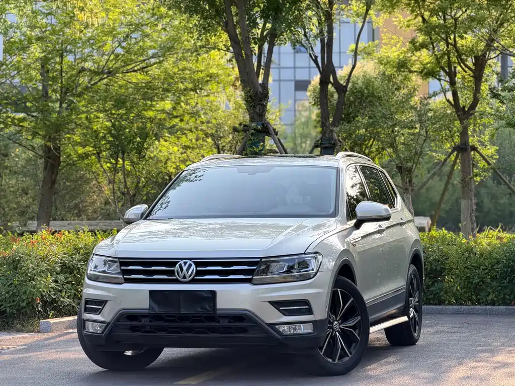 Volkswagen Tiguan L 2020 — фото 1
