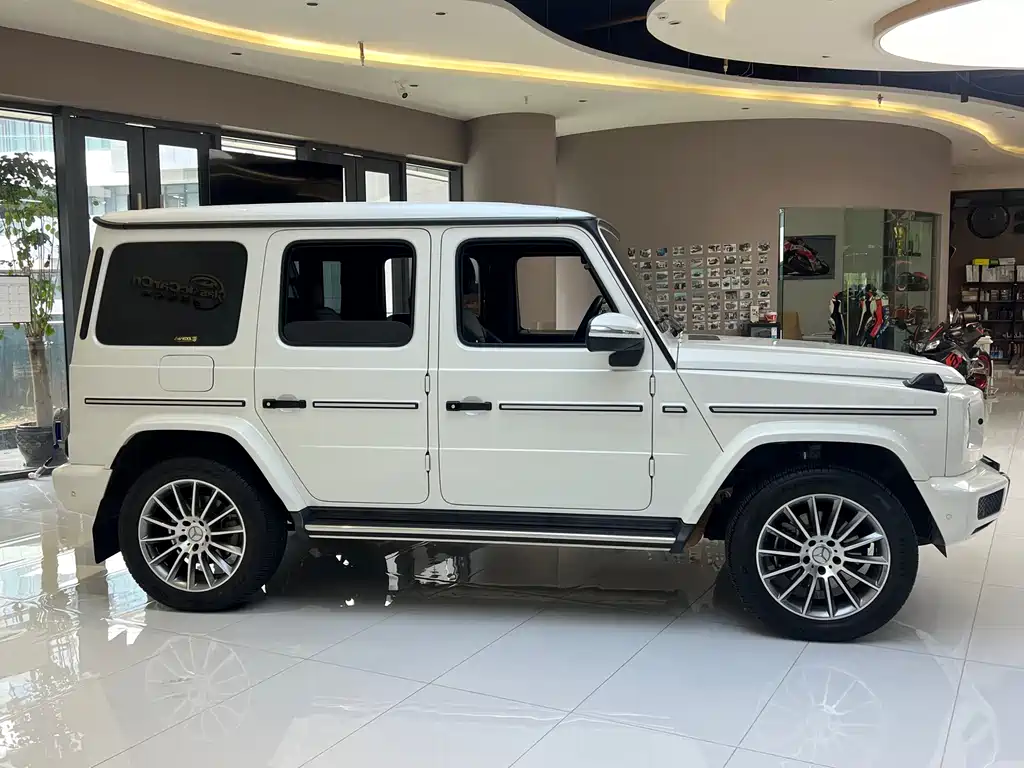 Mercedes-Benz G-Class 2023 — фото 6