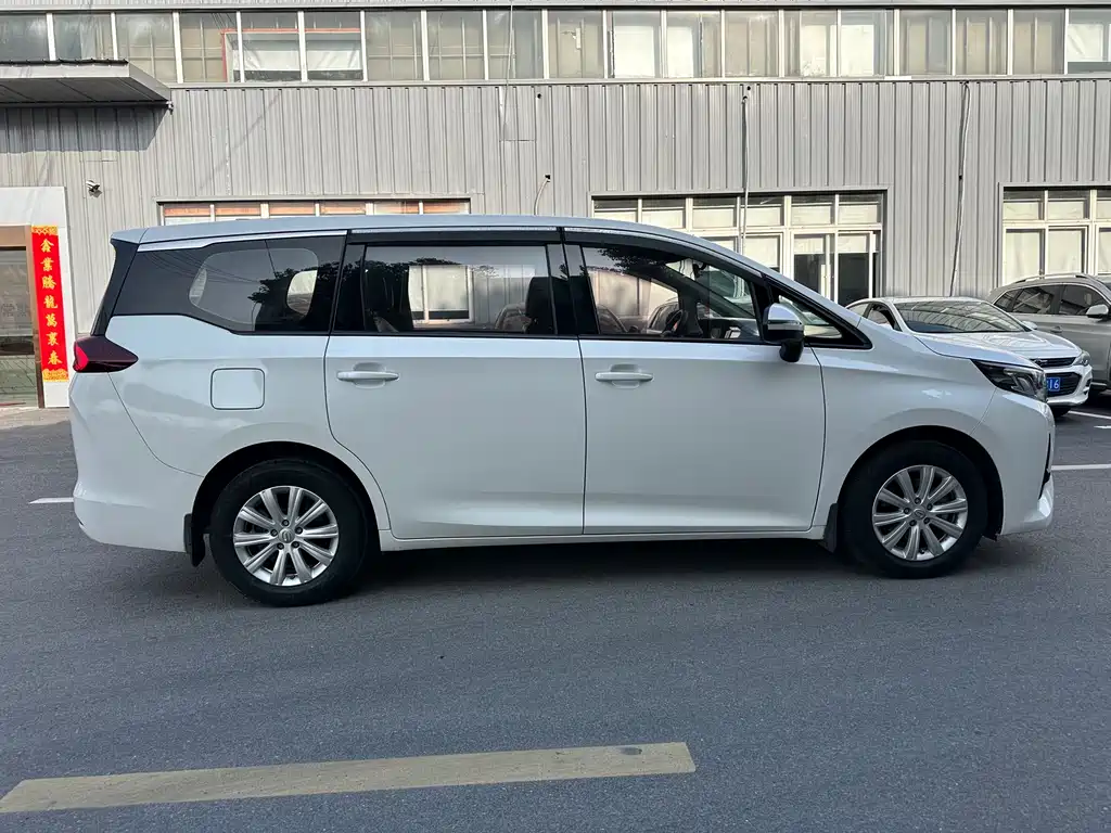 GAC Motor Trumpchi M6 2020 — фото 3