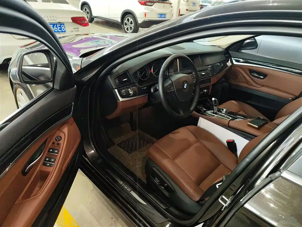 BMW 5 Series 2014 — фото 10