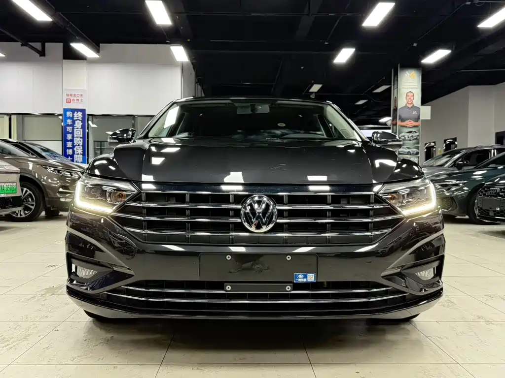 Volkswagen Sagitar 2022