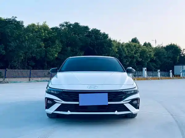 Hyundai Elantra 2023