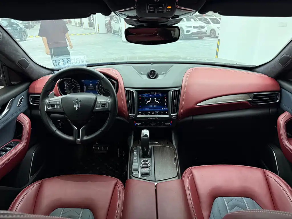 Maserati Levante 2020 — фото 11